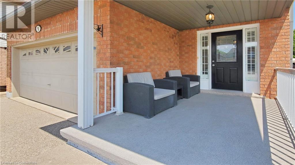 Property at 7 VIDAL Court image 4