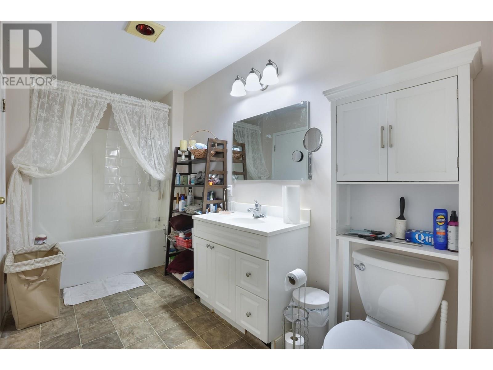 2000 3/95 Highway, Cranbrook, British Columbia  V1C 6X9 - Photo 42 - 2479349