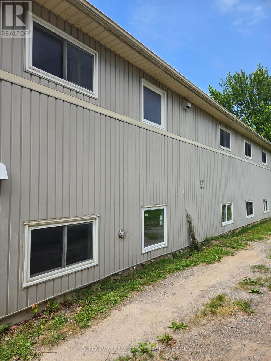 63 Edith Street, St. Catharines (Western Hill), Ontario  L2S 2P8 - Photo 3 - X12207754