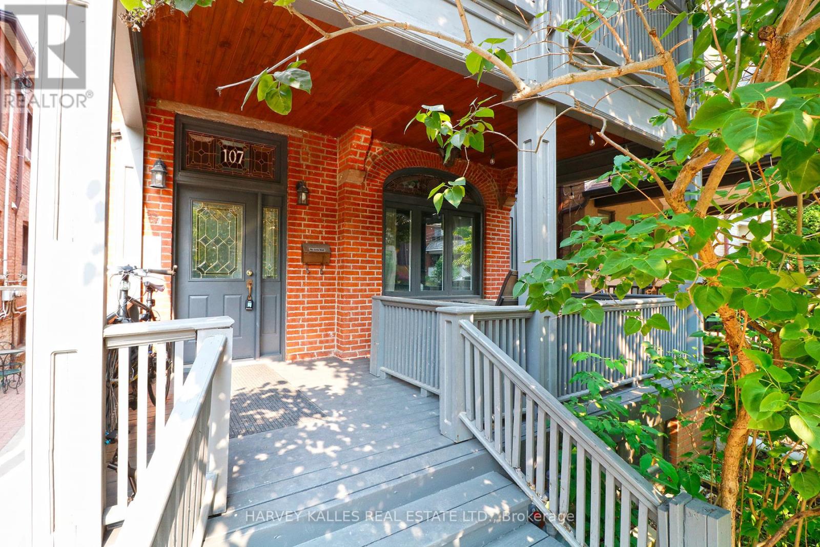 B1 - 107 CONCORD AVENUE, Toronto, Ontario