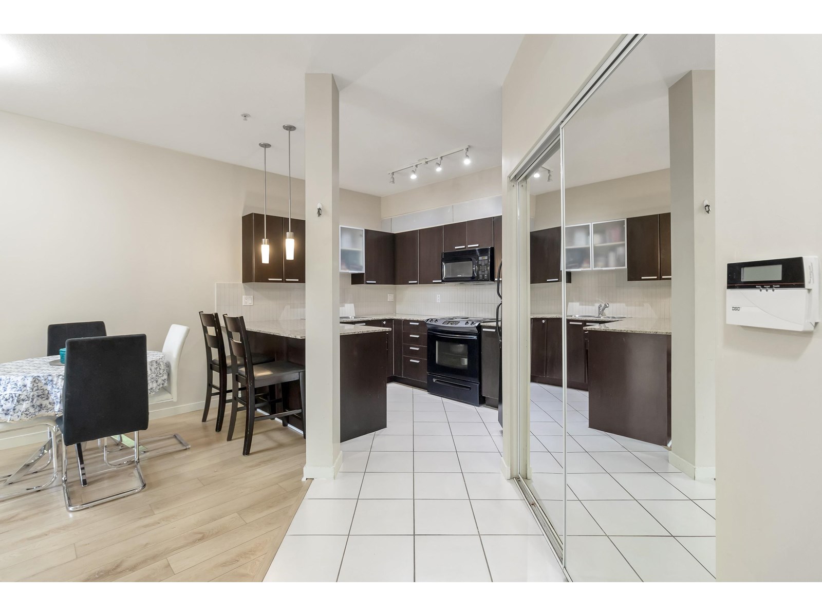 101 10455 University Drive, Surrey, British Columbia  V3T 0A5 - Photo 8 - R3015347