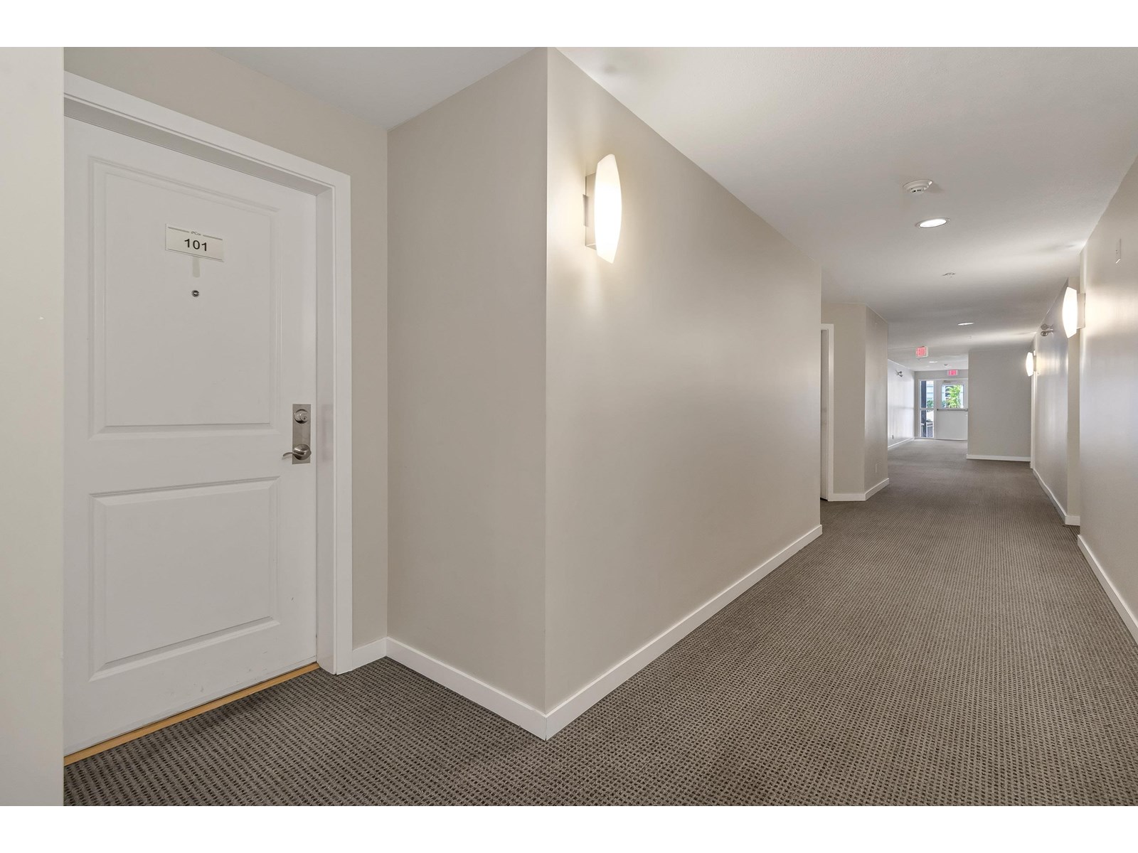 101 10455 University Drive, Surrey, British Columbia  V3T 0A5 - Photo 3 - R3015347