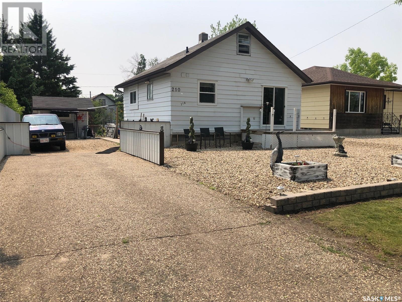 210 Roslyn AVENUE, Canora, Saskatchewan