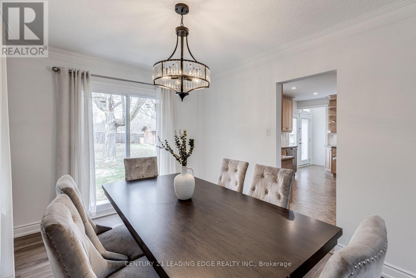 116 Broadview Avenue, Whitby, Ontario  L1N 2G5 - Photo 11 - E12157397