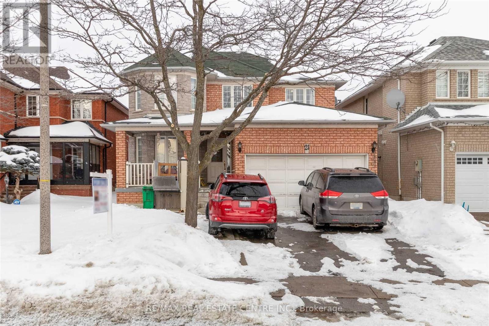 Property at 21 SPRUCELANDS AVENUE image 2