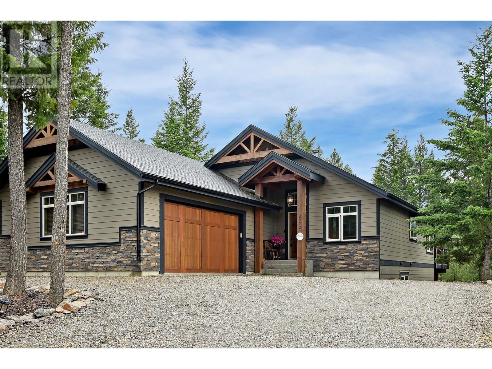 2522 COBBLESTONE Trail, Invermere, British Columbia