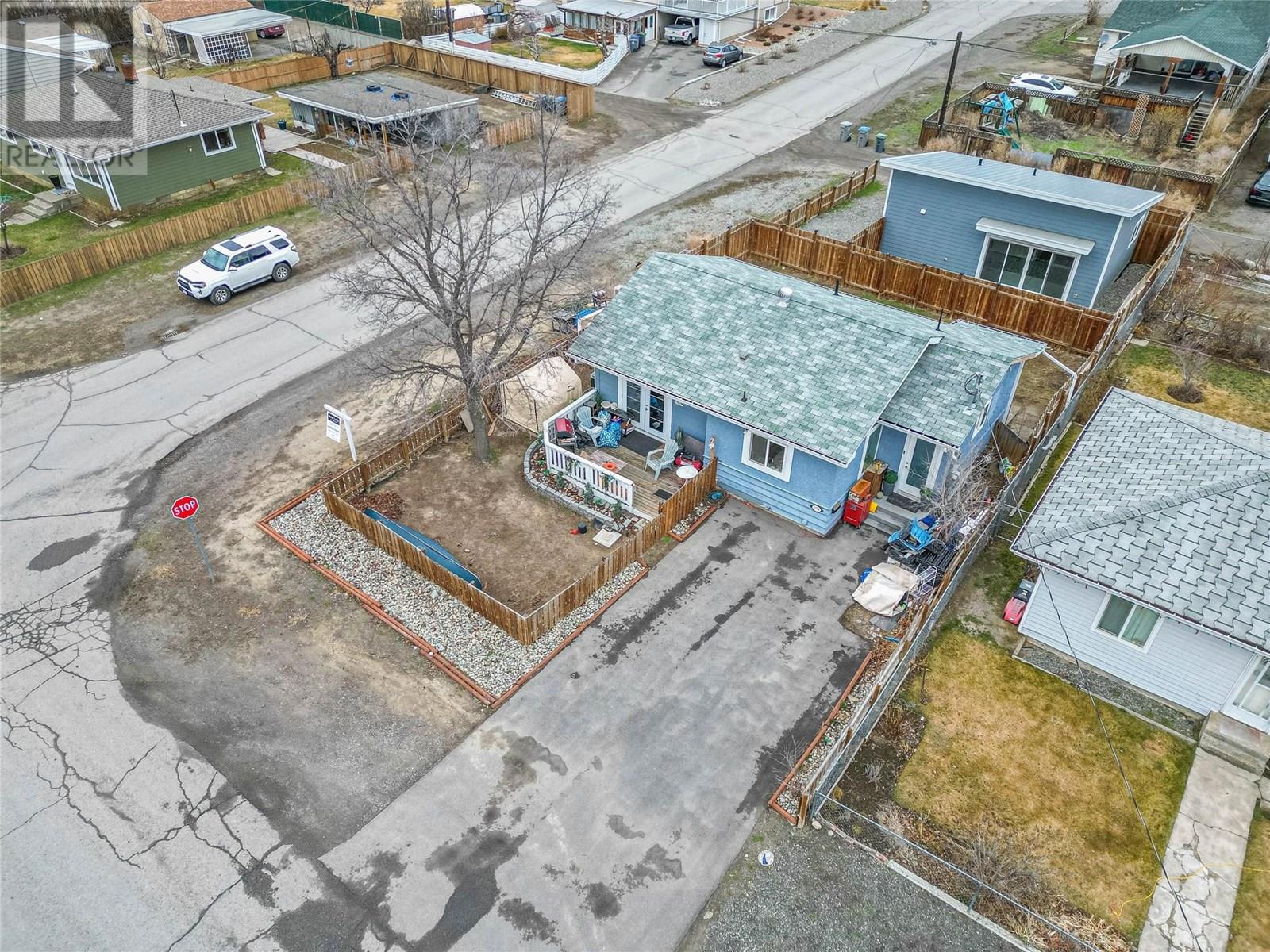 1074 Surrey Avenue, Kamloops, British Columbia