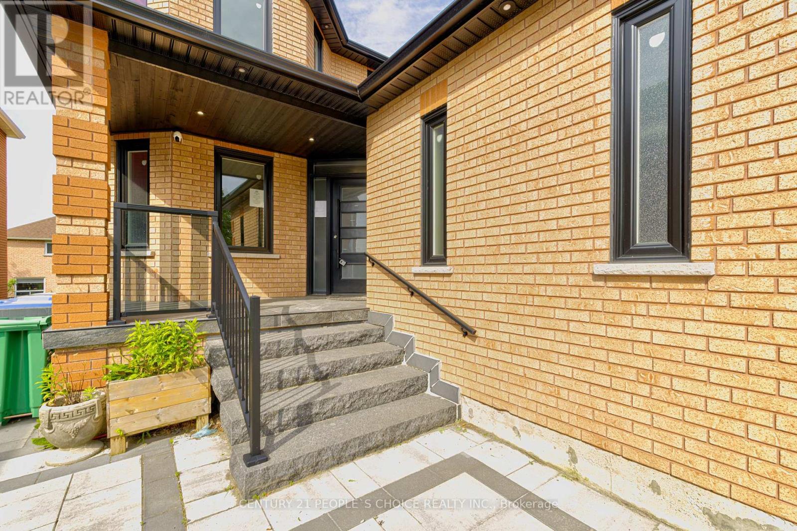 4738 Wild Rose Street, Mississauga, Ontario  L5M 5M6 - Photo 10 - W12217754