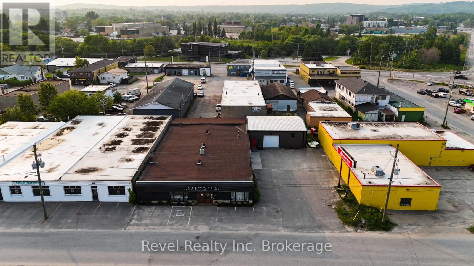 1370 REGINA STREET, North Bay, Ontario