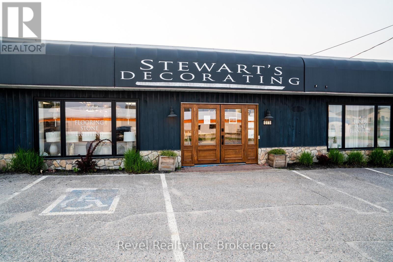 1370 REGINA STREET, North Bay, Ontario