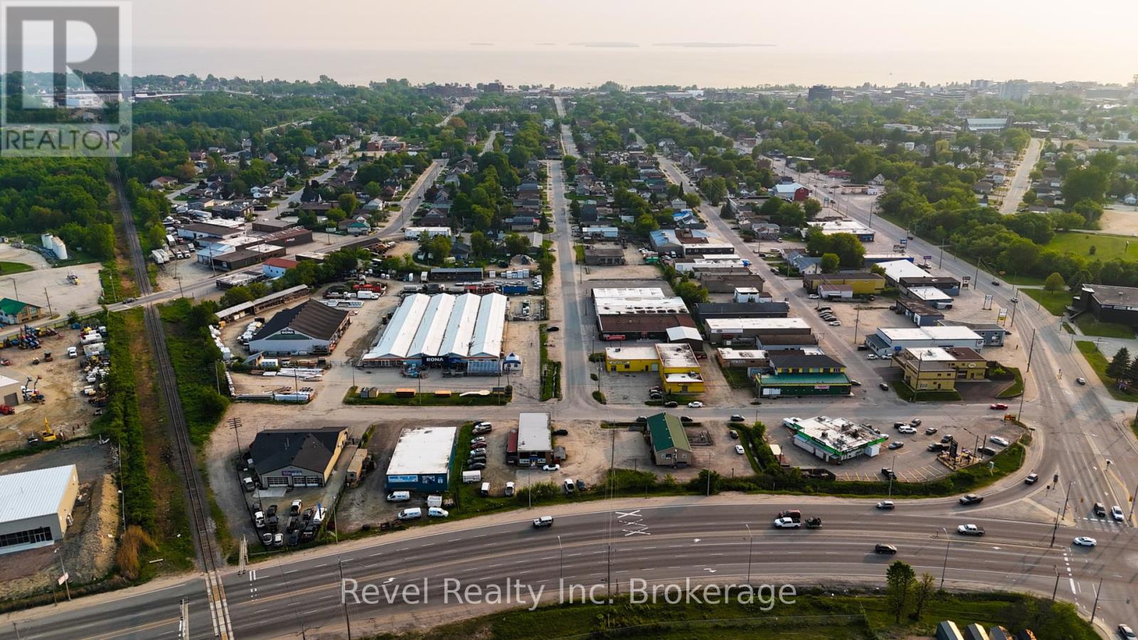 1370 Regina Street, North Bay, Ontario  P1B 2L3 - Photo 6 - X12220615