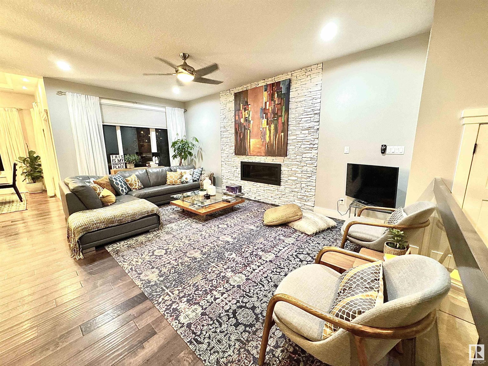 Property at 1330 ADAMSON DR SW image 3