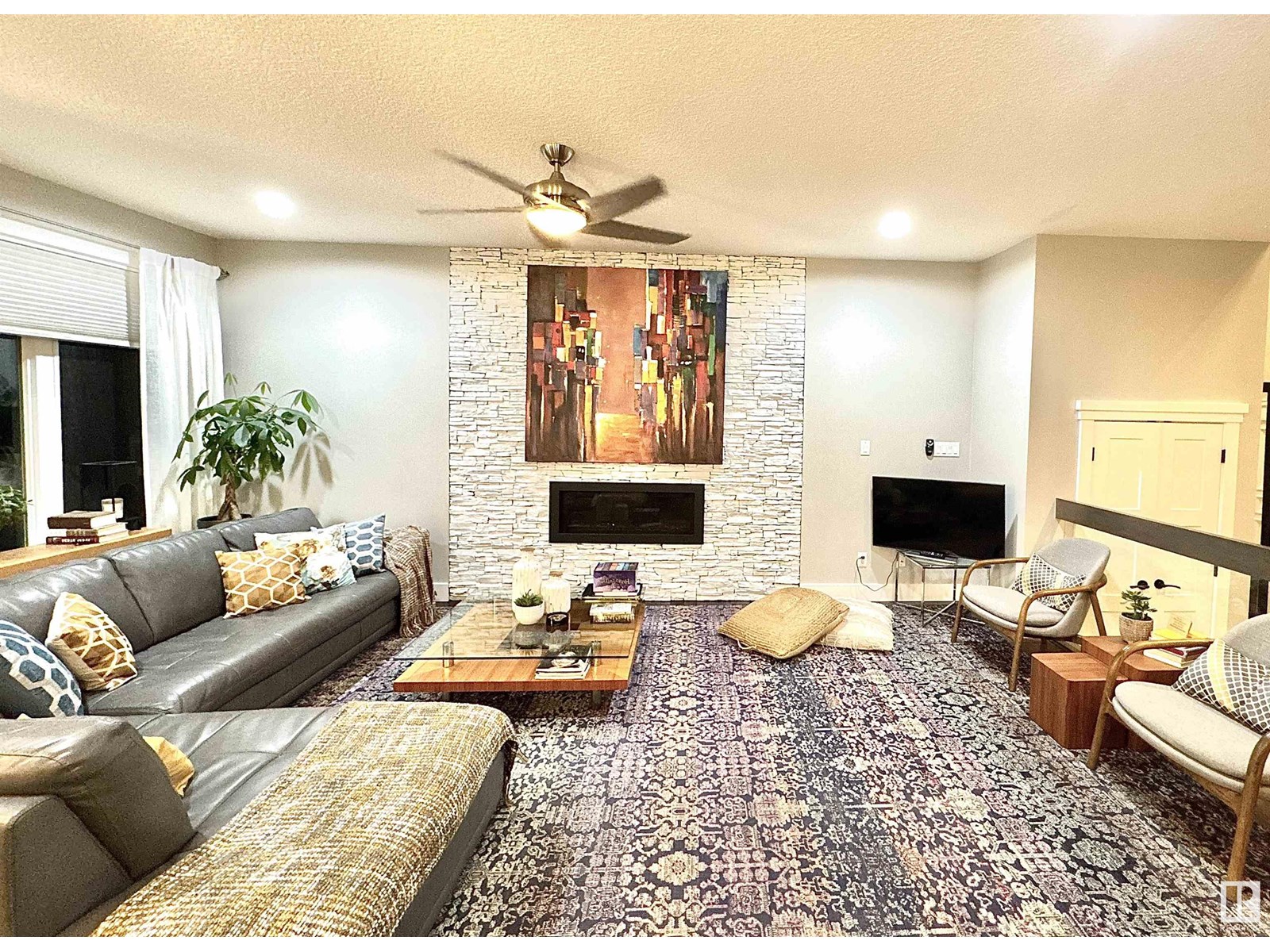 Property at 1330 ADAMSON DR SW image 4