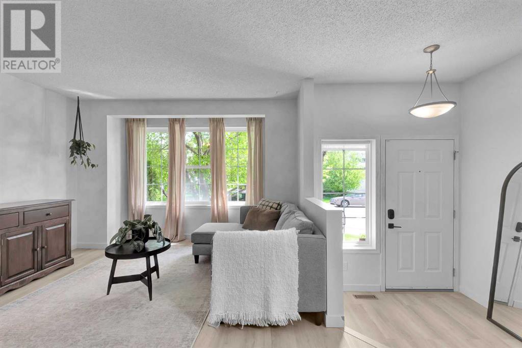 Property at 22 Covebrook Close NE image 4