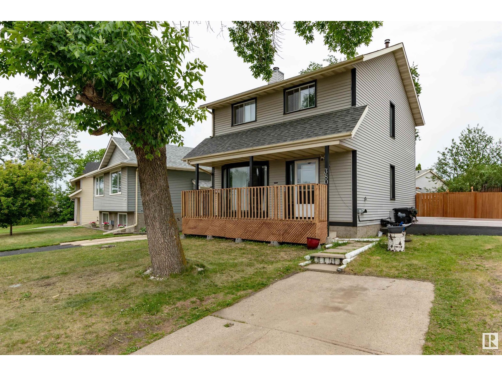 Property at 380 VILLAGE DR image 1