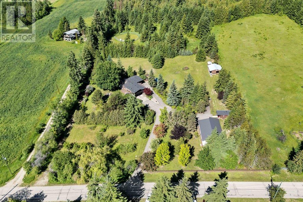 3681 40 Street NE, Salmon Arm, British Columbia