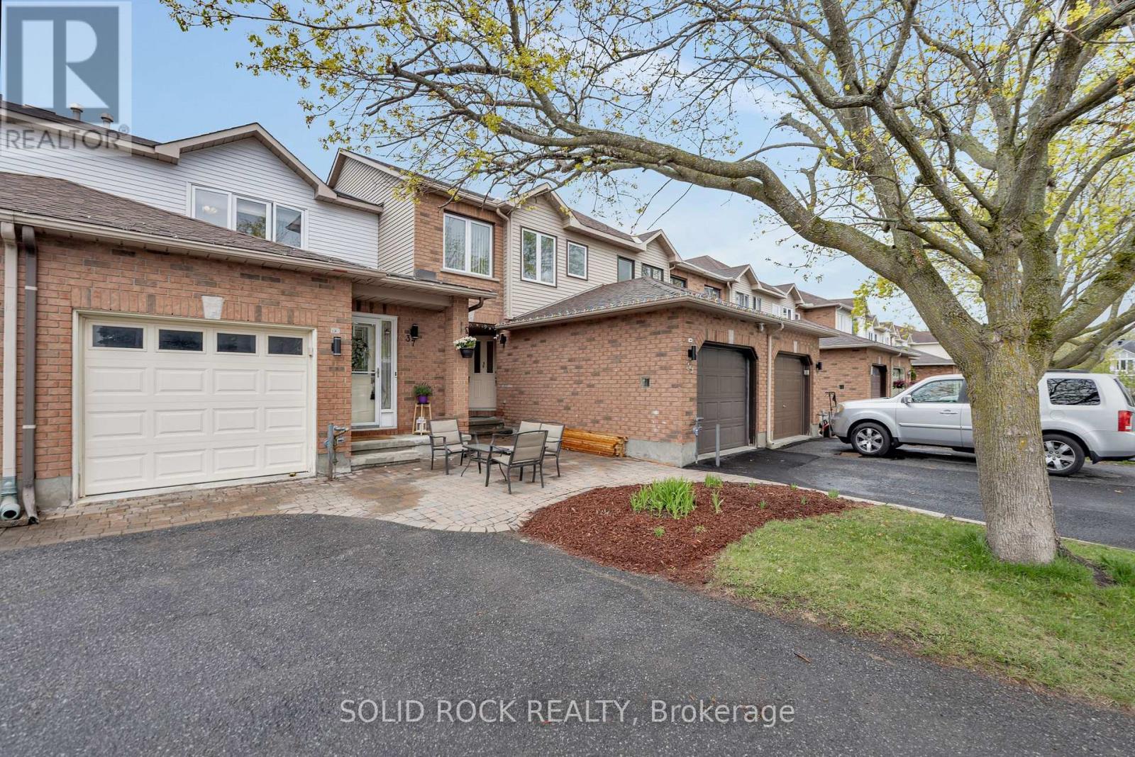 Property at 37 GRENADIER WAY image 3