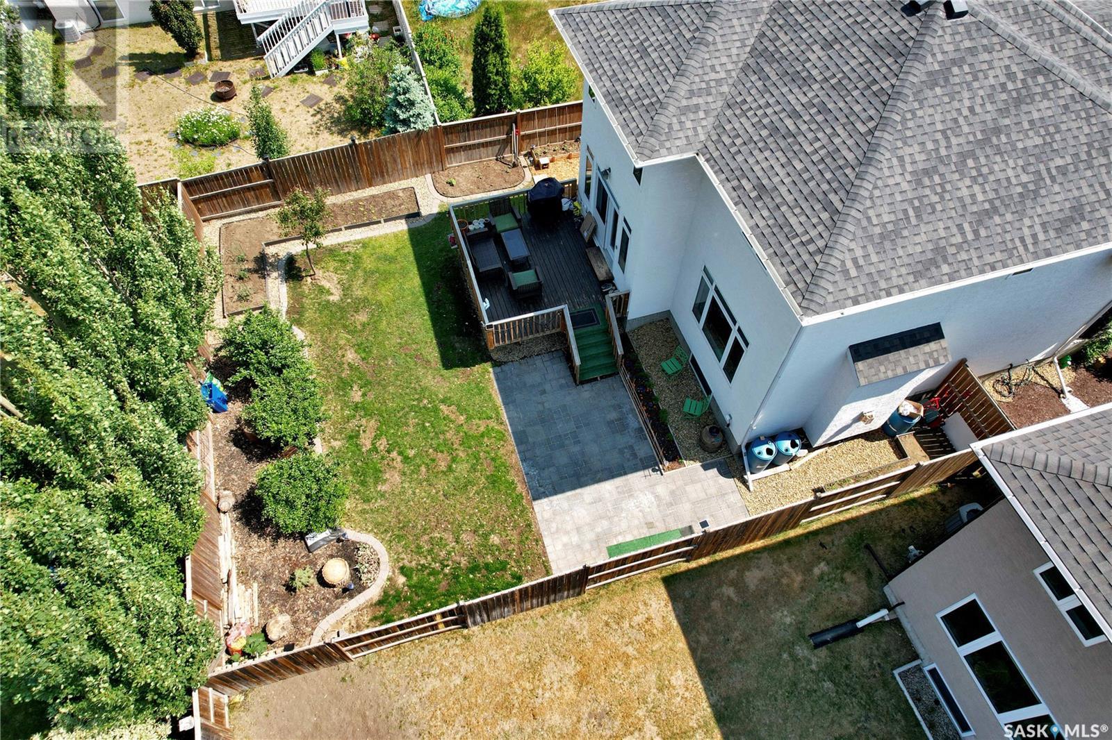Property at 627 Rempel CRESCENT image 3