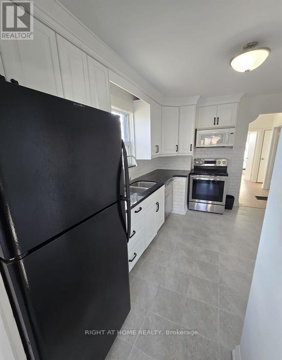 70 Bunnell Crescent, Toronto, Ontario  M3M 2C1 - Photo 14 - W12187242