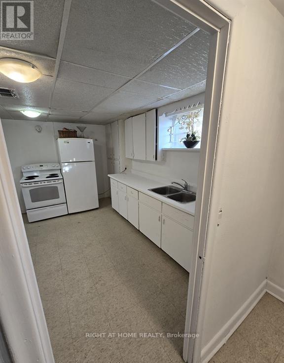 70 Bunnell Crescent, Toronto, Ontario  M3M 2C1 - Photo 22 - W12187242
