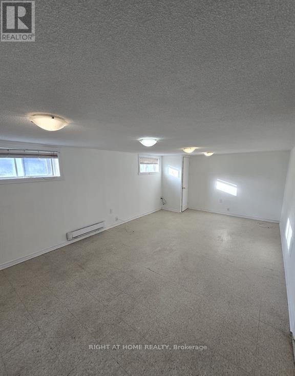 70 Bunnell Crescent, Toronto, Ontario  M3M 2C1 - Photo 25 - W12187242