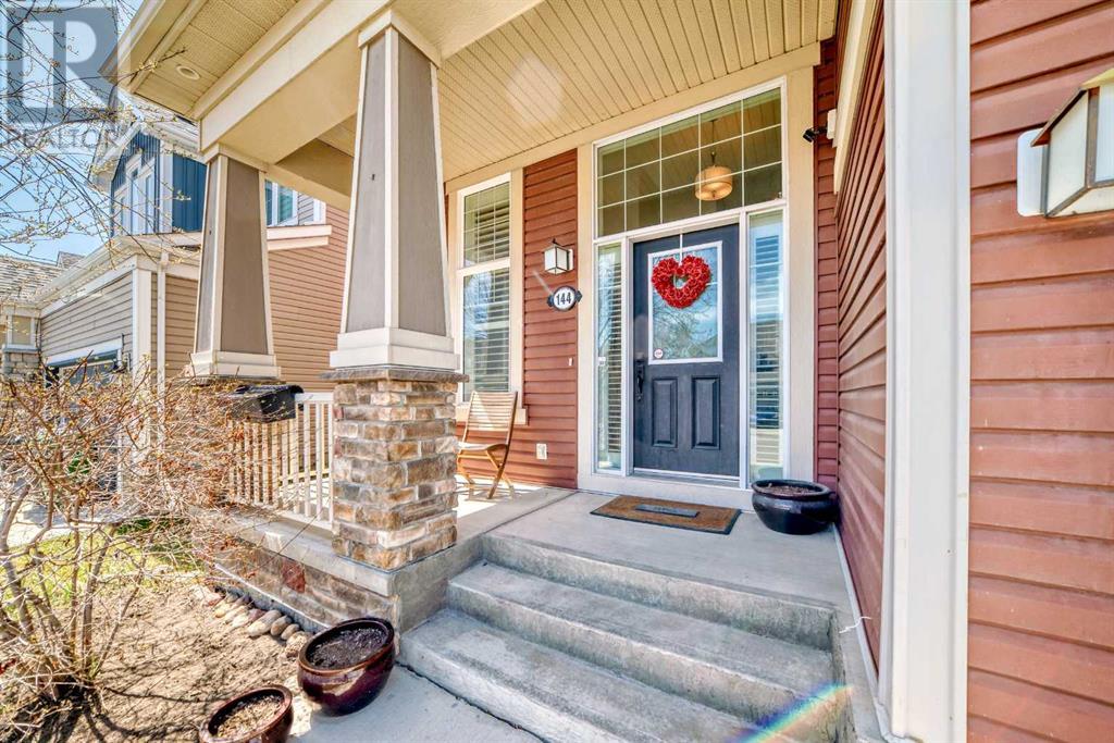 Property at 144 VIEWPOINTE Terrace image 3