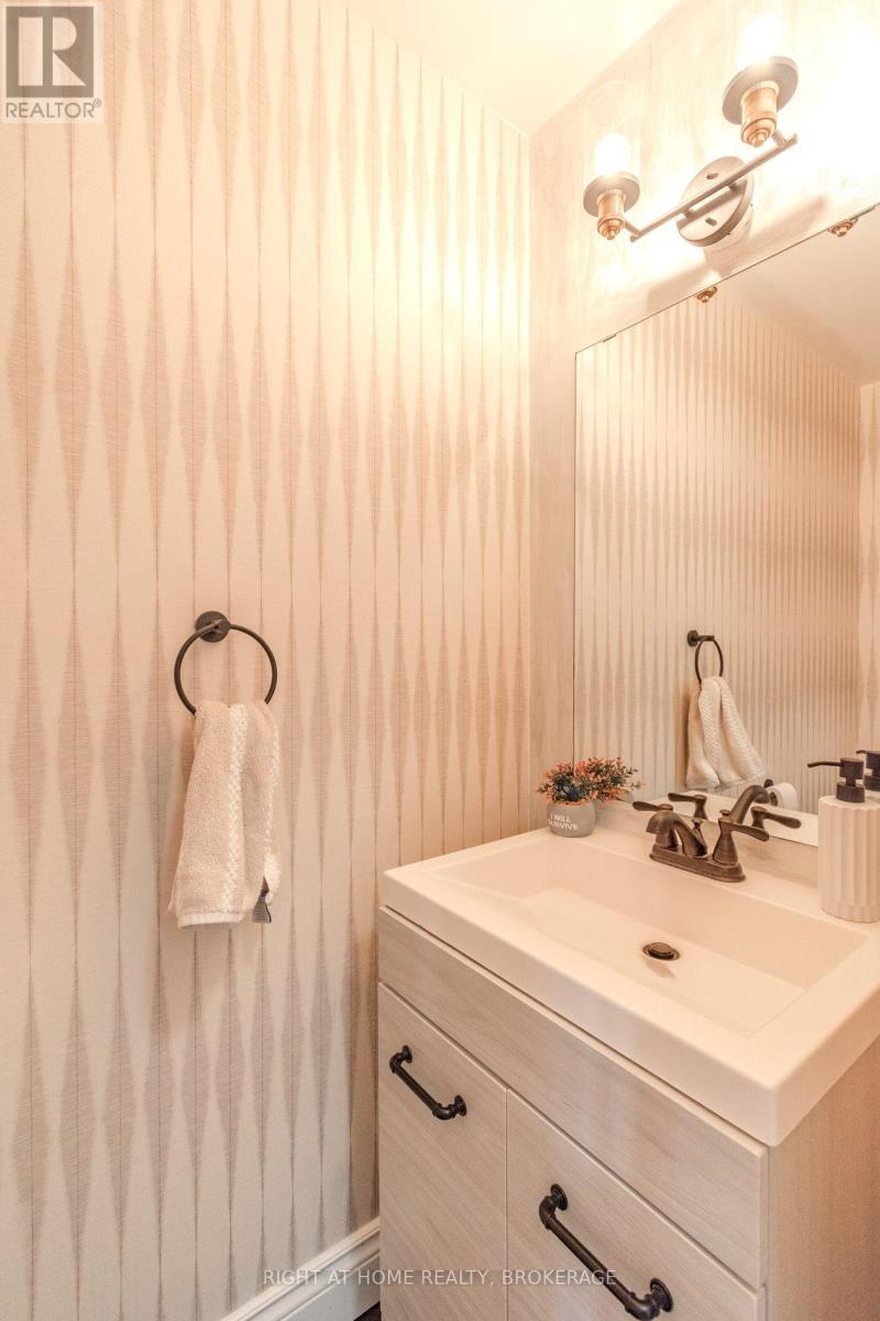 2515 Gill Crescent, Oakville (Ro River Oaks), Ontario  L6H 6R8 - Photo 15 - W12217406