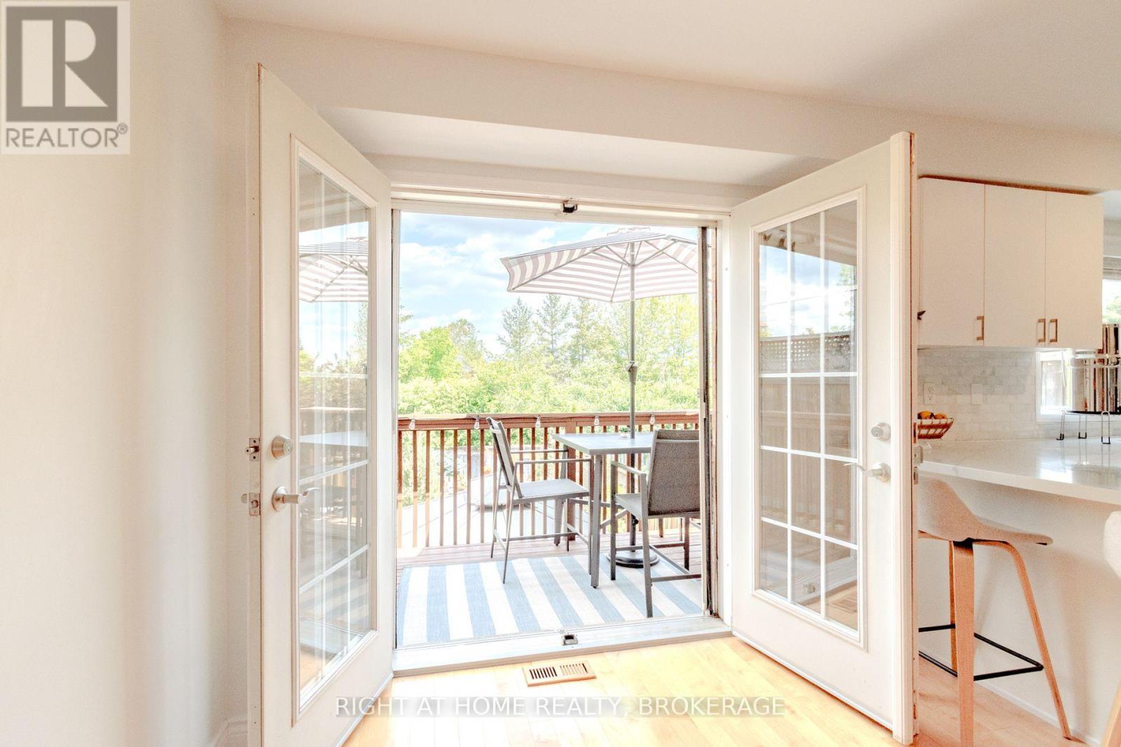 2515 Gill Crescent, Oakville (Ro River Oaks), Ontario  L6H 6R8 - Photo 12 - W12217406