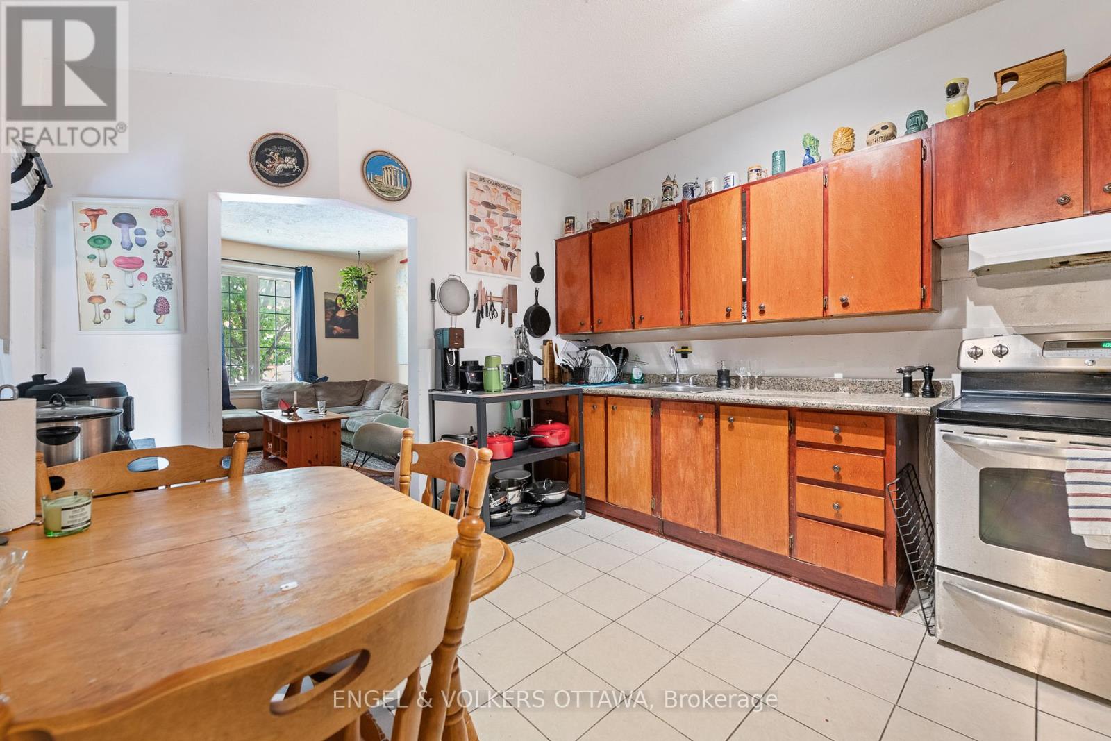 176 Arlington Avenue, Ottawa, Ontario  K1R 5S7 - Photo 10 - X12199278