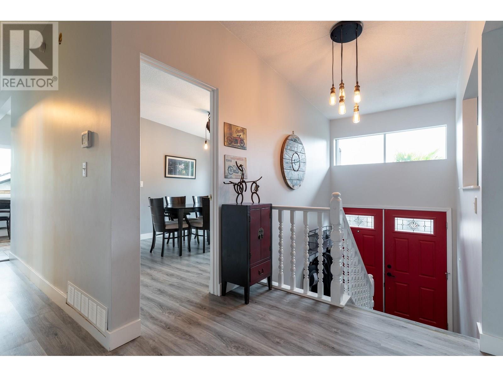Property at 4164 FAIRWAY PLACE image 2