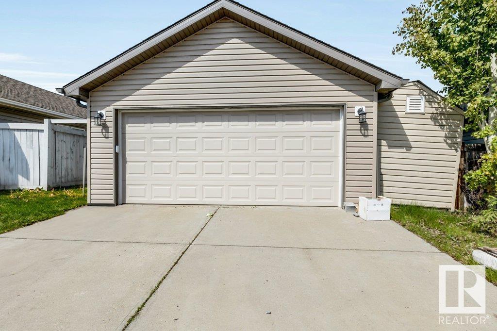 Property at 5835 204 ST NW image 2