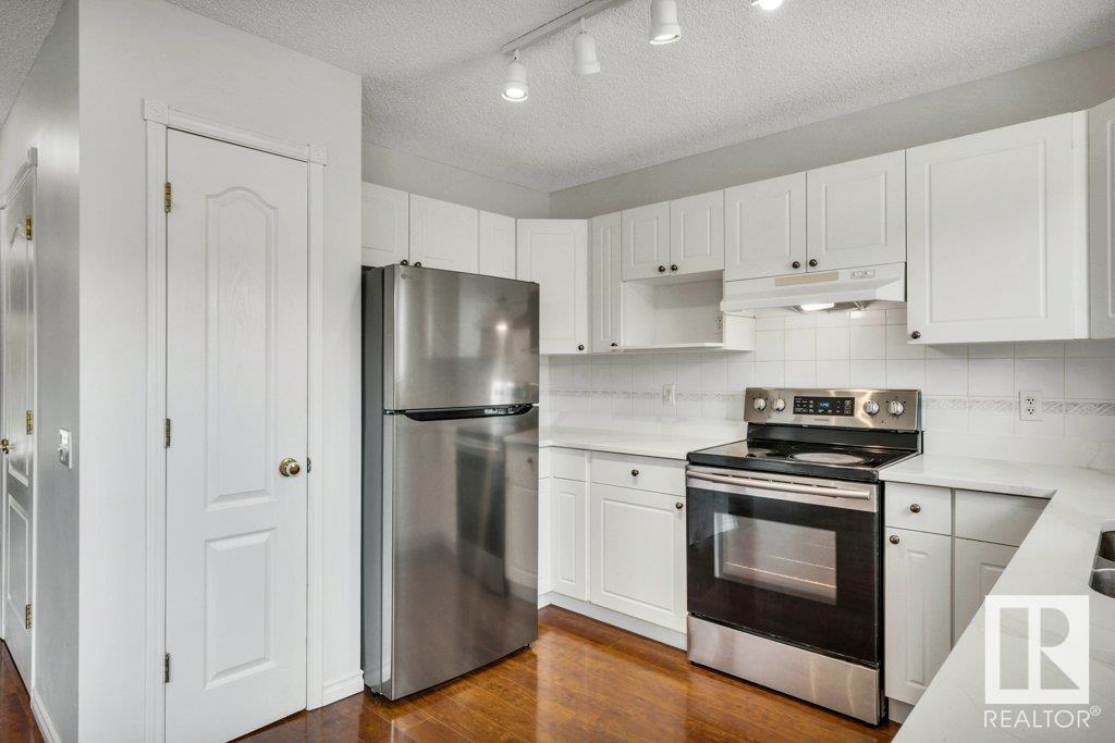 Property at 5835 204 ST NW image 3