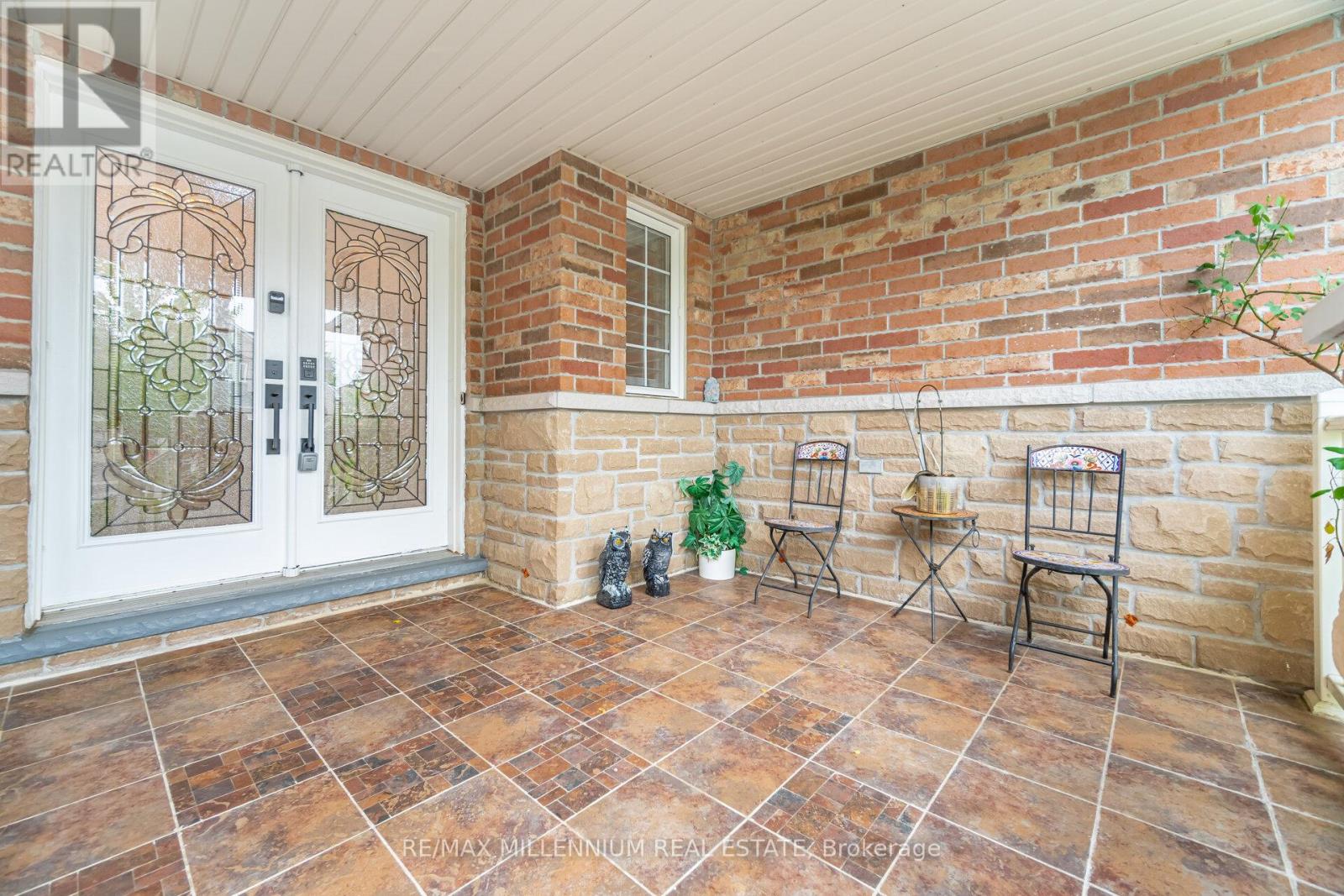 Property at 102 LAURIER AVENUE image 2