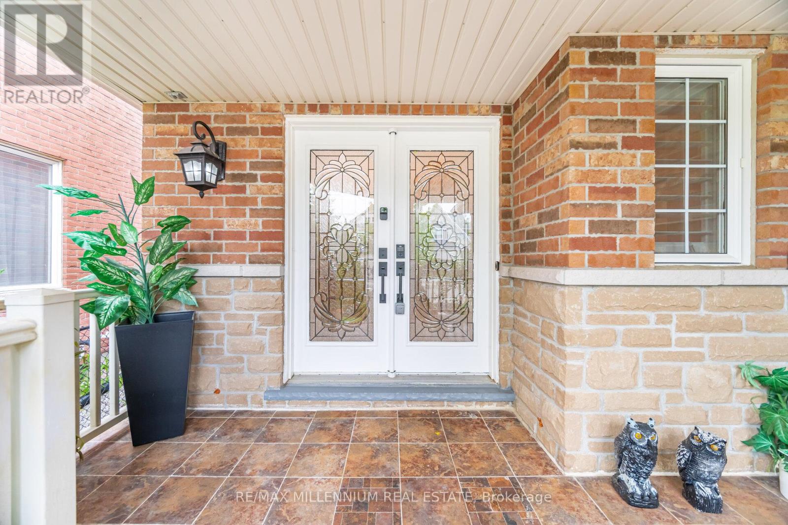 Property at 102 LAURIER AVENUE image 3