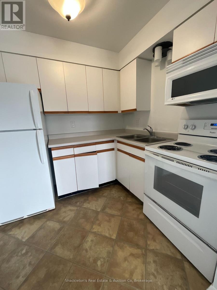 #308 - 270 Eiwo Court, Waterloo, Ontario N2K 3M6 - Photo 6 - X12220037