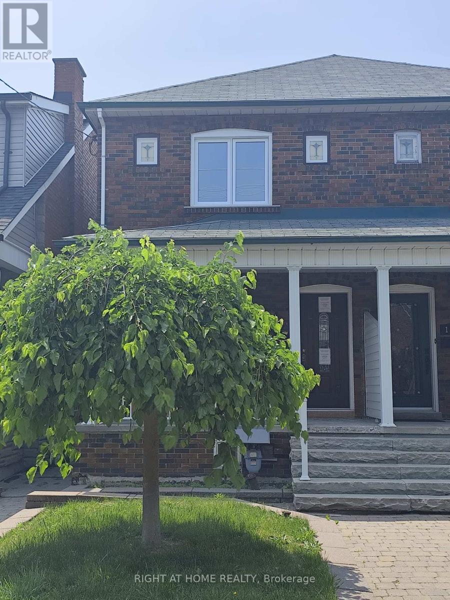 104 EARLSCOURT AVENUE, Toronto, Ontario