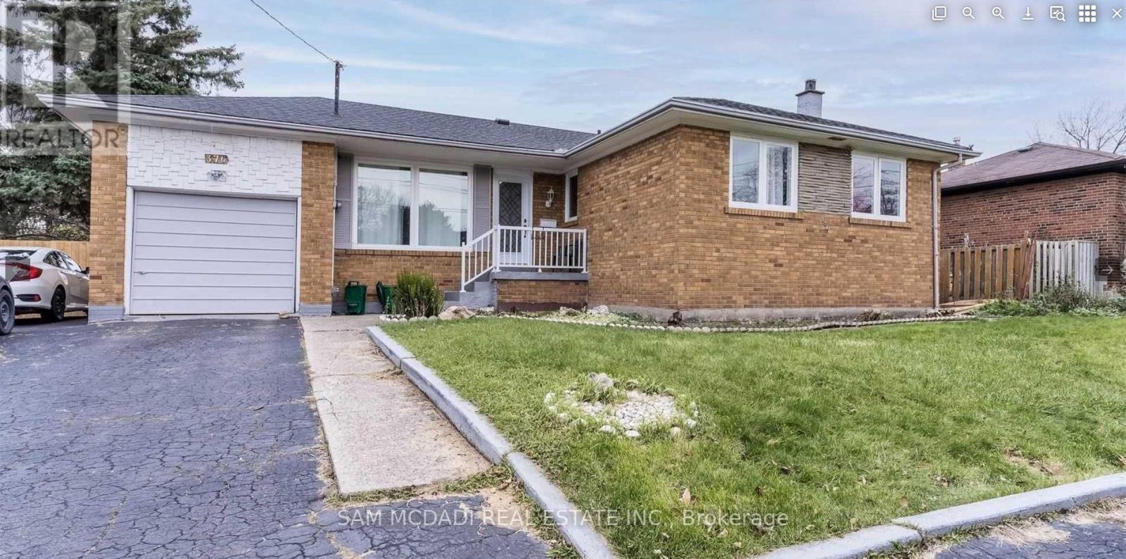 LOWER - 376 THIRD LINE, Oakville, Ontario