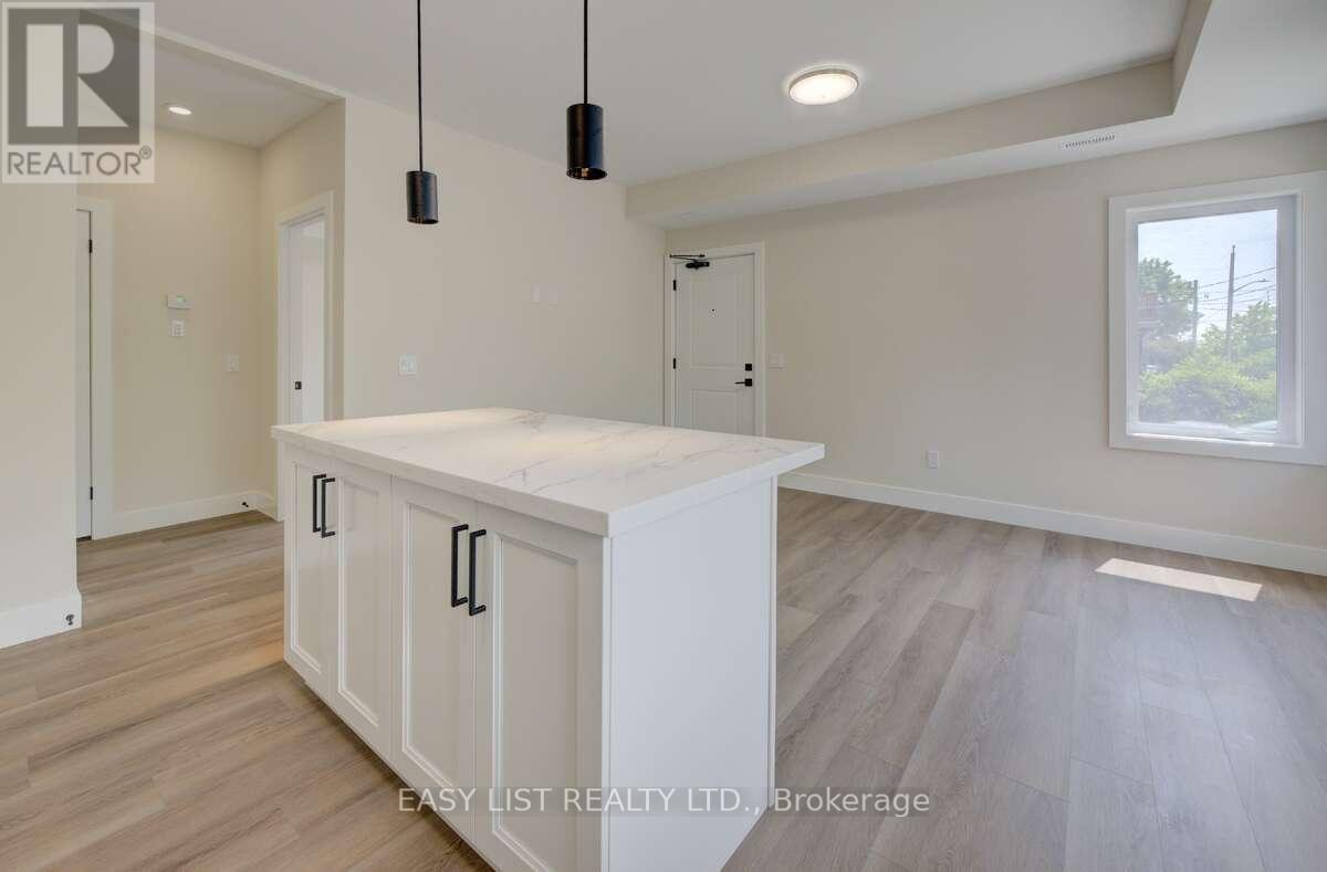 4 - 17 Peter Street, Kitchener, Ontario  N2G 3J5 - Photo 13 - X12220613