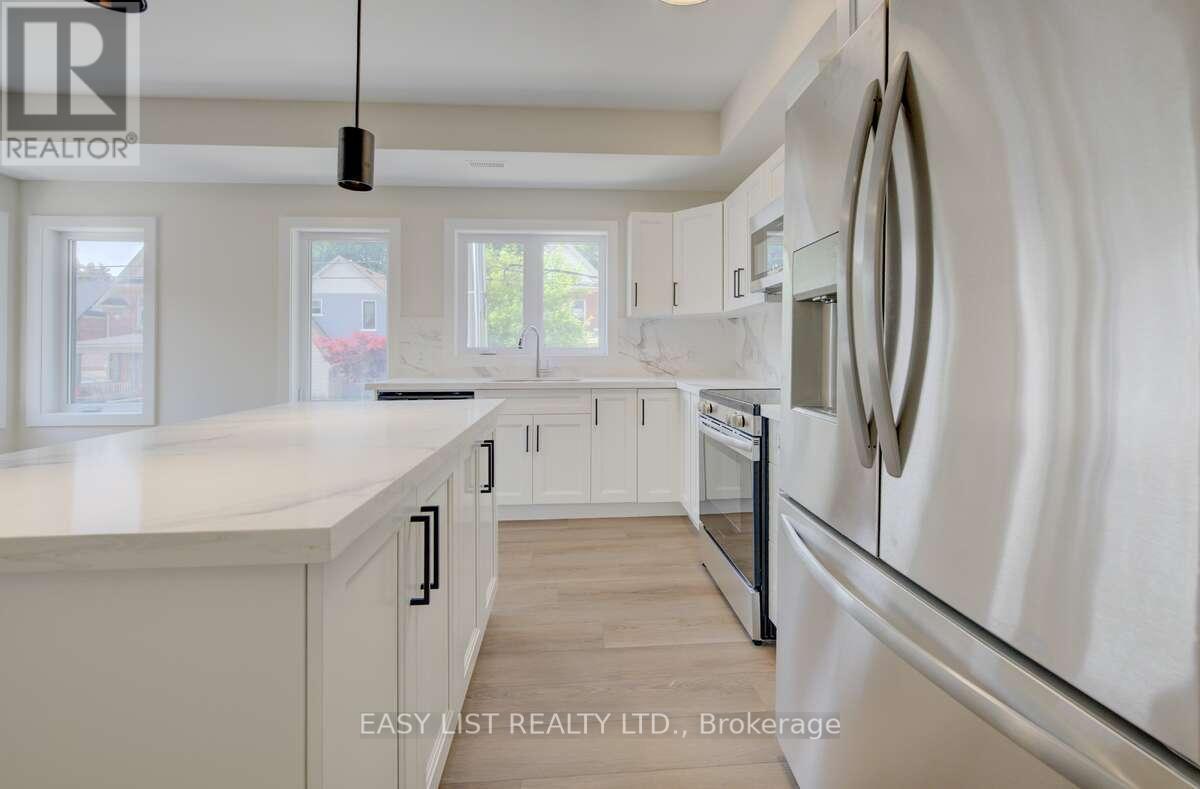 4 - 17 Peter Street, Kitchener, Ontario  N2G 3J5 - Photo 14 - X12220613