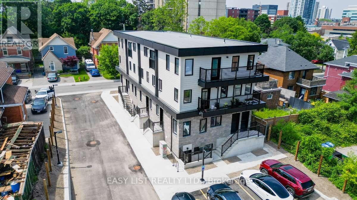4 - 17 Peter Street, Kitchener, Ontario  N2G 3J5 - Photo 22 - X12220613