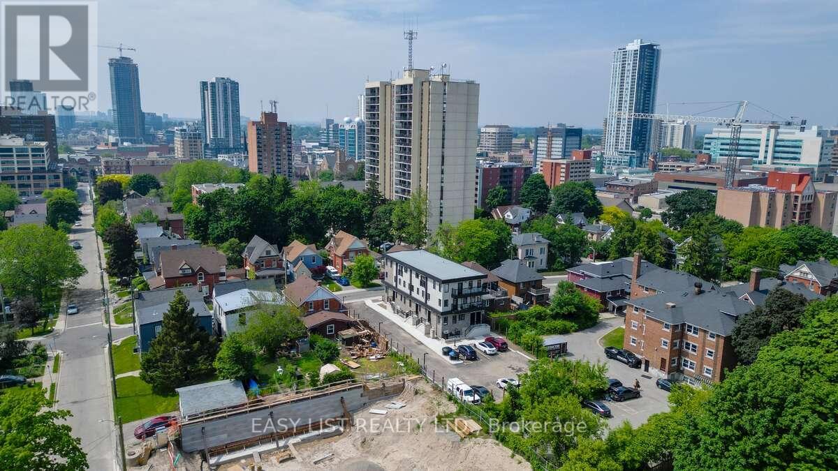 4 - 17 Peter Street, Kitchener, Ontario  N2G 3J5 - Photo 23 - X12220613