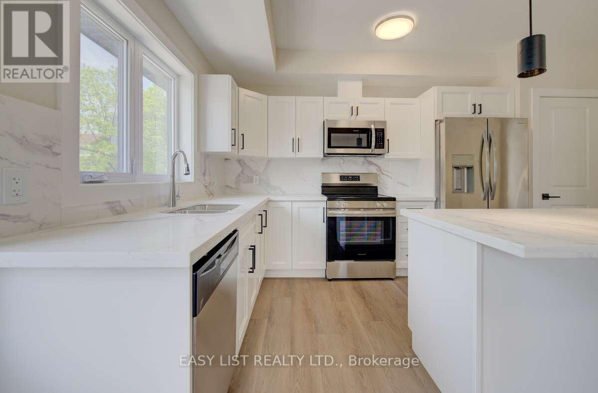 4 - 17 Peter Street, Kitchener, Ontario  N2G 3J5 - Photo 4 - X12220613