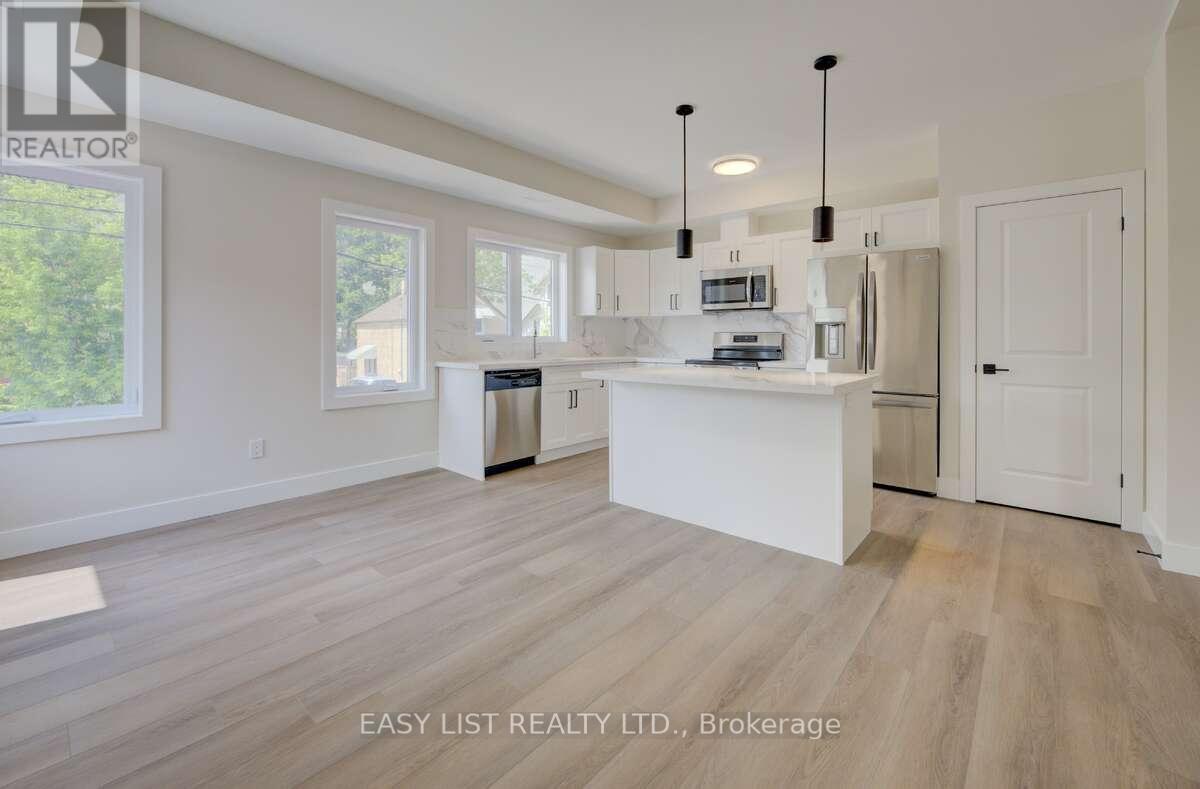 4 - 17 Peter Street, Kitchener, Ontario  N2G 3J5 - Photo 7 - X12220613