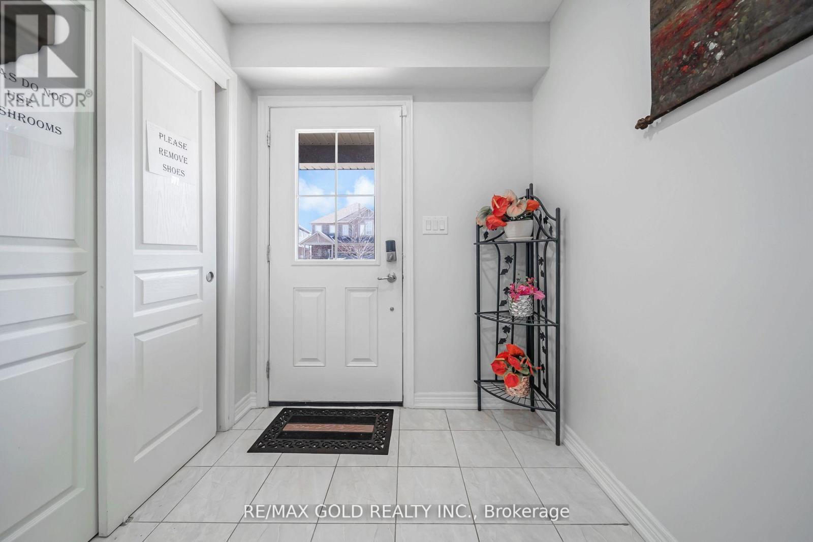 Property at 80 MONARCH STREET image 3