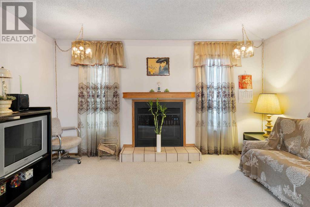 Property at 92 Ventura Way NE image 5