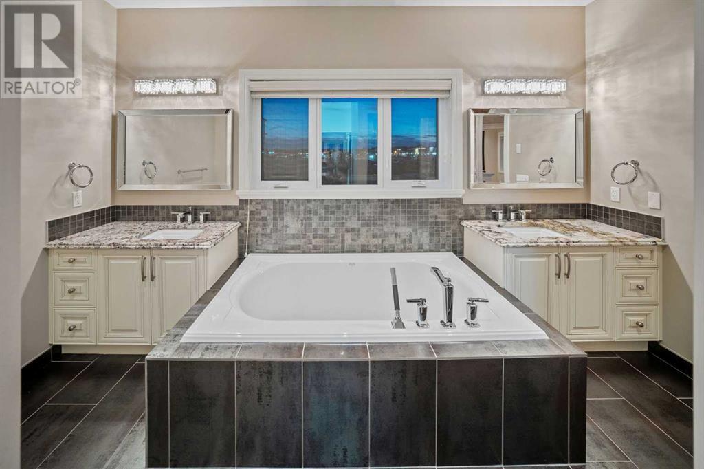 11 Westland Manor Sw, Calgary, Alberta  T3H 0W2 - Photo 27 - A2223339