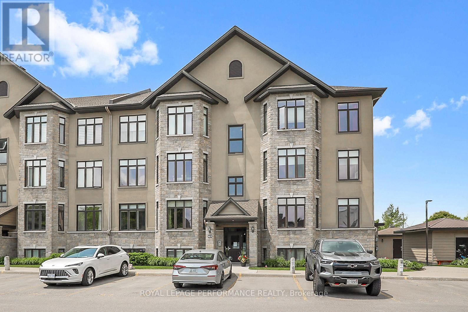 2 - 40 PRESTIGE CIRCLE, Ottawa, Ontario