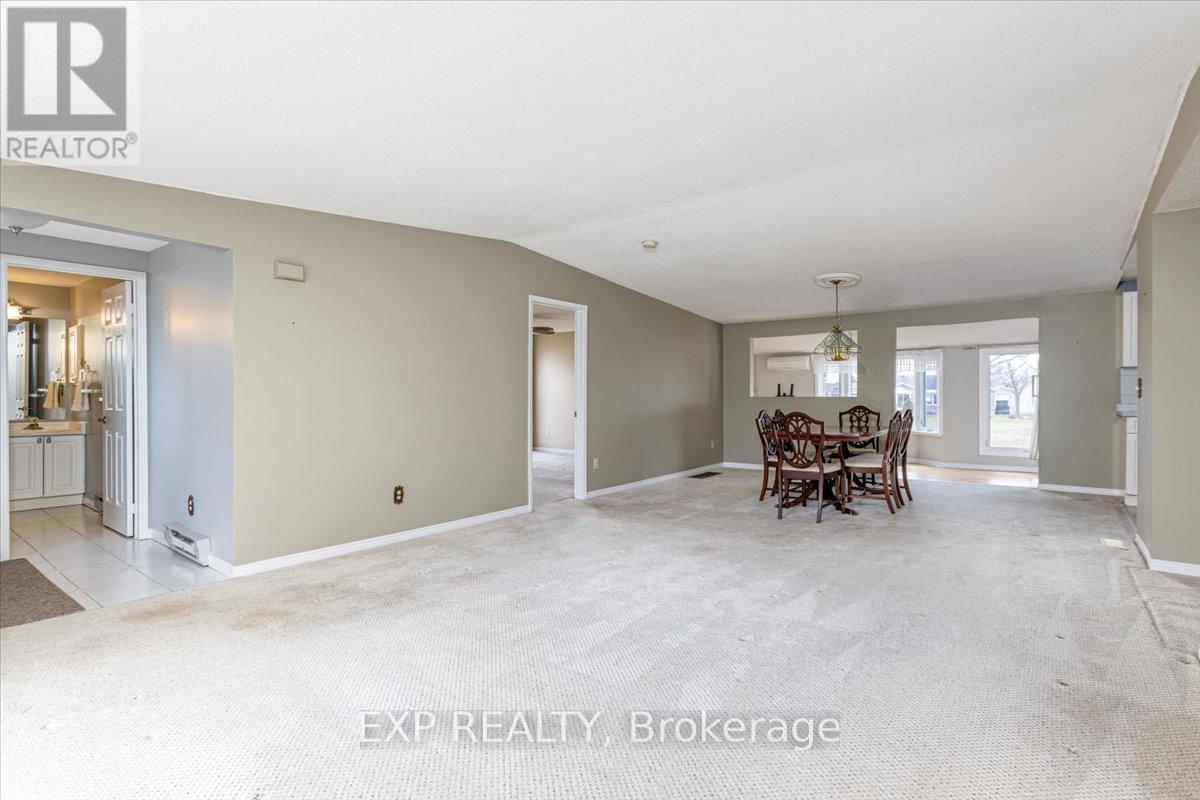 52 Fairway Drive, Clarington, Ontario  L1B 1B3 - Photo 11 - E12046507