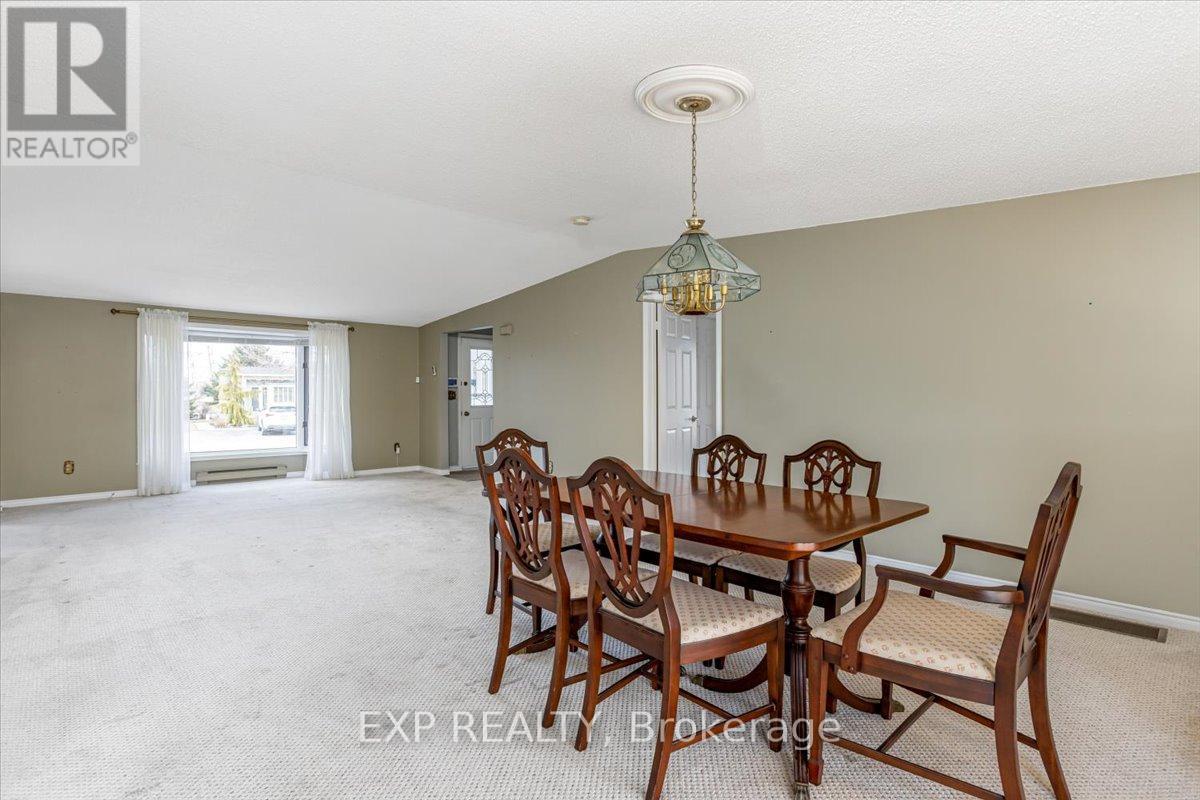 52 Fairway Drive, Clarington, Ontario  L1B 1B3 - Photo 18 - E12046507