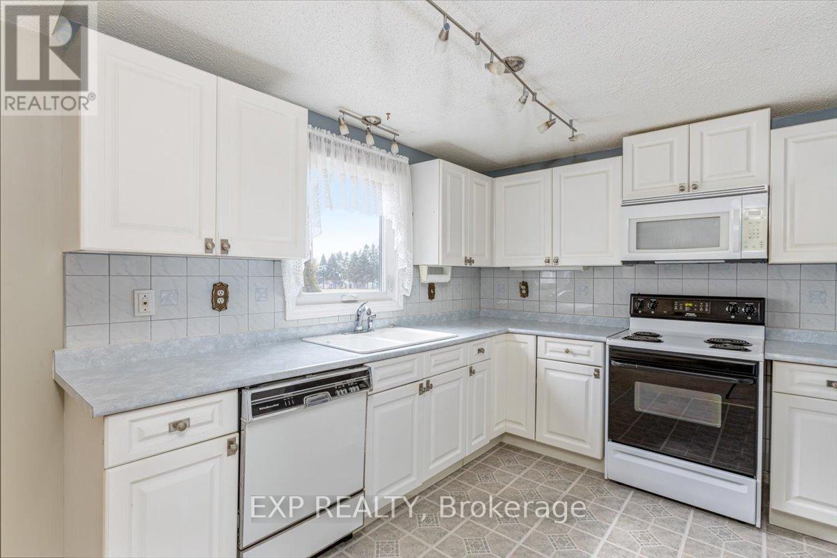52 Fairway Drive, Clarington, Ontario  L1B 1B3 - Photo 23 - E12046507